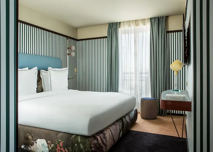 Hotel Du Rond-Point Des Champs-Elysees - Esprit De France